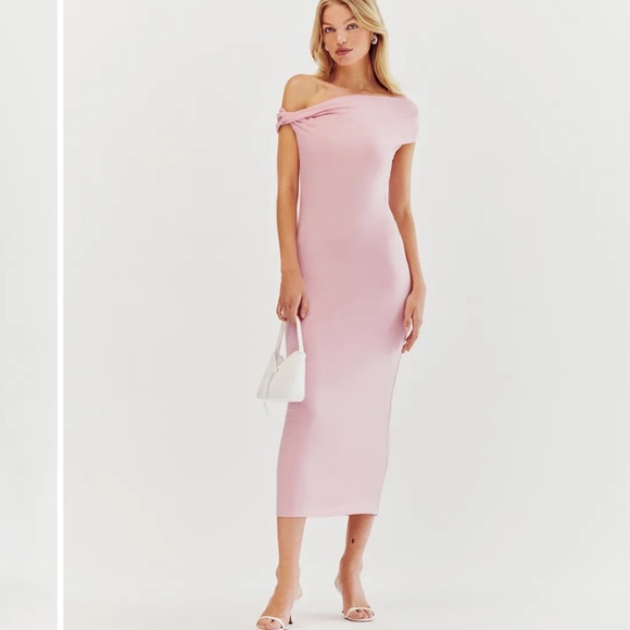 Reformation Dresses & Skirts - Reformation Jamen Knit Dress Size L Pink